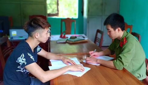 Triệu[-]tập[-]2[-]thanh[-]niên[-]tung[-]tin[-]vỡ[-]đập[-]thủy[-]điện[-]lên[-]Facebook[-]để[-]"câu"[-]like